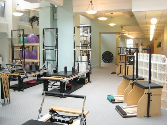 Come exercise in elegance at our sunny, spacious penthouse studio!