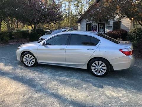 A shiny repaired and detailed Honda, ready for the weekend!