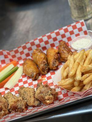 Lemon pepper and buffalo wings combo.