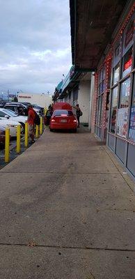 Drive up on the sidewalk Landover Hills Police dont care