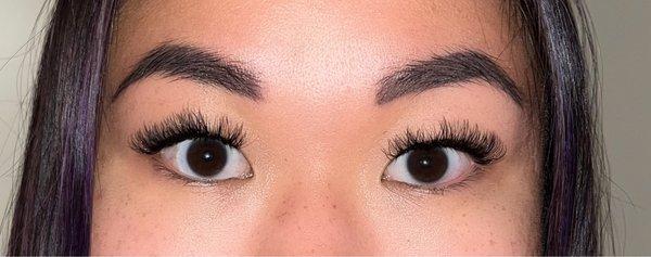 Hybrid volume lashes by Kelsey D.