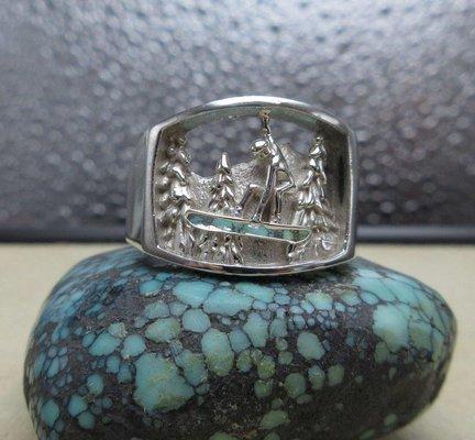 Silver snowboarder ring