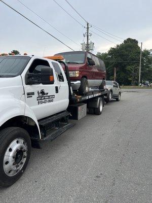 Foxxy Lady Towing & Recycling