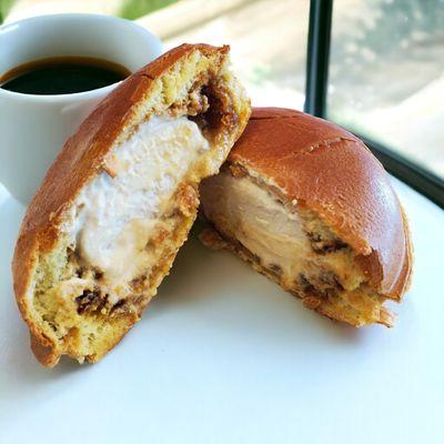 Bae Bun - vanilla dairy free ice cream with apple pie filling, caramel and cinnamon