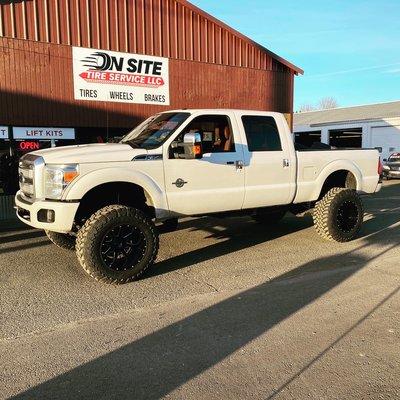 Wheels, tires and 6" Lift kit