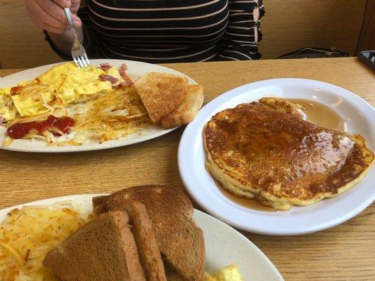 Ham & Cheese Omelette w/ toast & pancakes