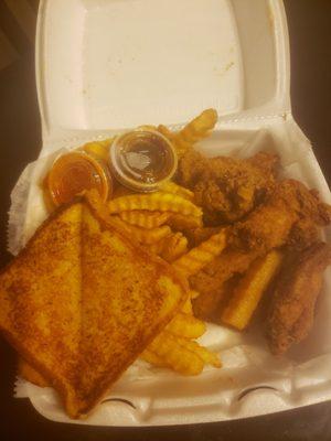 6 pc wings with fries and Texas toast