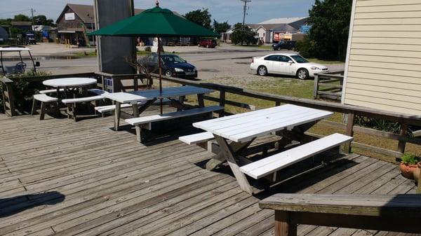 Outdoor dining - lower deck