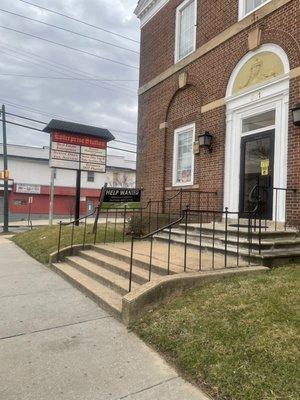 The front of the building where Baltimore DOT Physical is located.