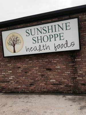 Great health food store with a huge selection including refrigerated and frozen items.