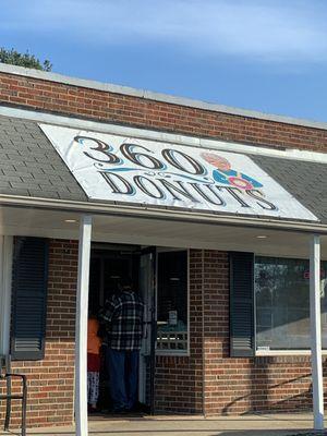 Formerly Sugar shack, now 360 donuts. During pandemic times please call ahead and/or do curbside ordering.