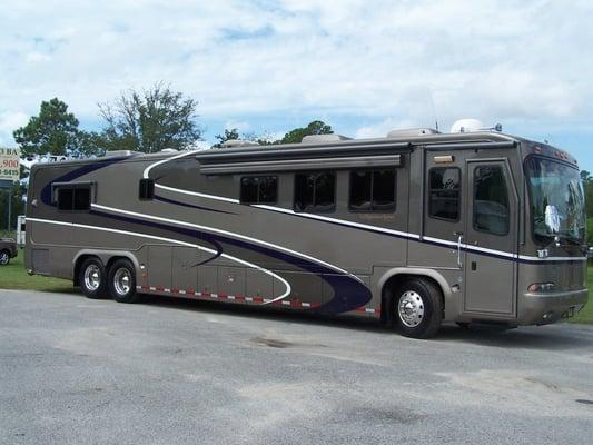 2003 Holiday Rambler Signature Commander 45