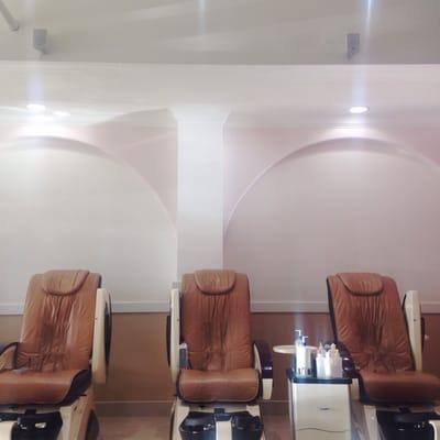 Glass pedicure bowls & Massage chairs