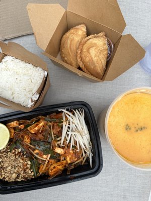 Veg curry puffs, pad thai with tofu and penang curry