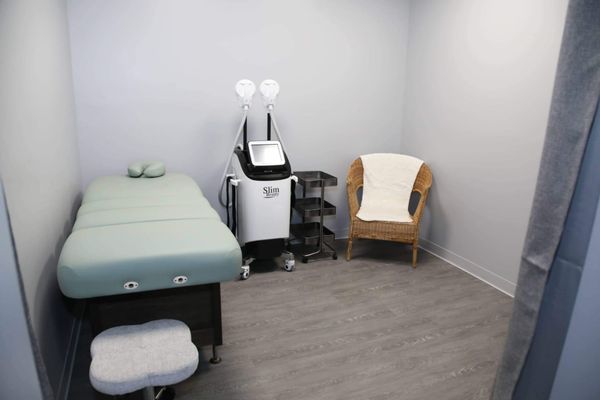 Body sculpting treatment room