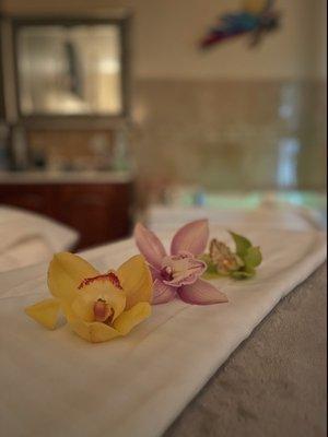 Relaxing hot tub for two is available at Kao Thai Massage