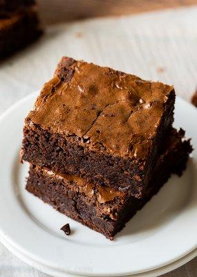 Try out our delicious fudge brownie, nice and fresh!