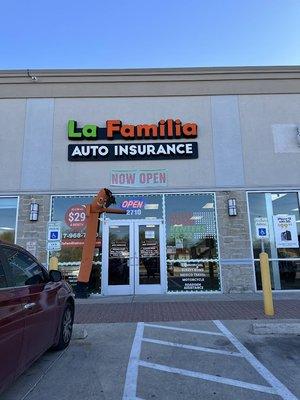 La Familia Auto Insurance & Tax Services