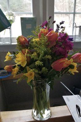 Bright and cheery bouquet delivery.