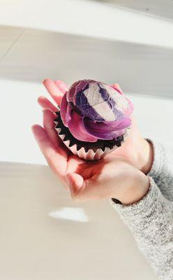 Our bestselling Spidy Cupcakes - for school I do a eggless chocolate sponge (using organic sugar and Dutch processed cocoa powder)