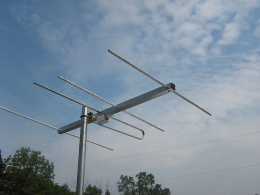 Heavy duty High VHF antenna for fringe VHF reception.