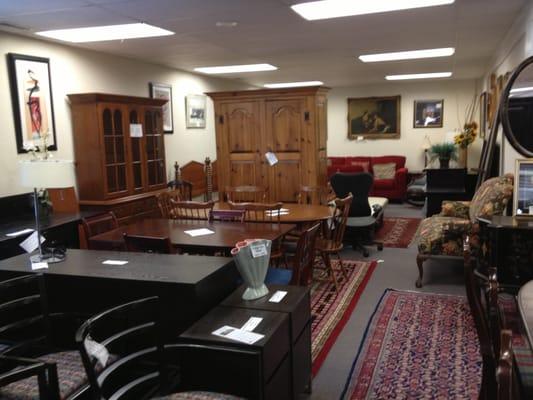 Hutch's, Desks and rugs http://www.eliterepeatfurniture.com