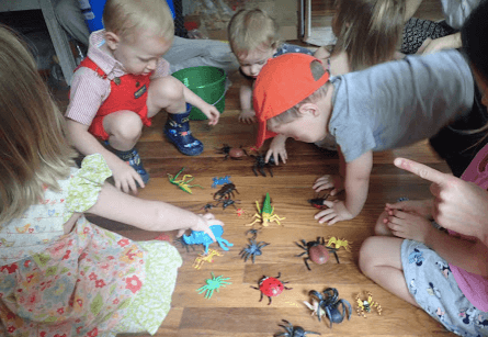 Preschoolers learn French better with manipulatives