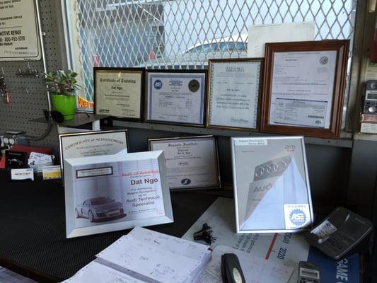 Dat Ngo's certificates.