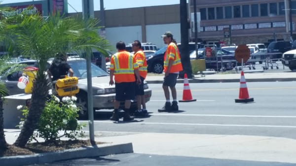 these numb nuts broke this poor woman's hood and couldn't get it to lock. oh and those are the most casual dressed "agents I have ever seen.