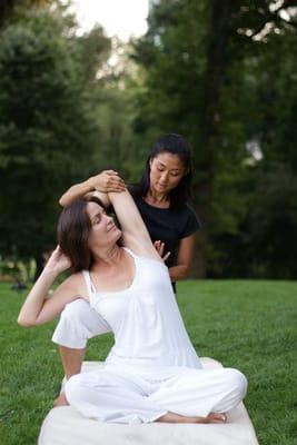 Thai Yoga Massage - Dynamic stretch and acupressure