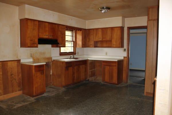 This is a pic of the kitchen before the remodel