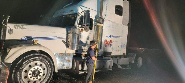 18 wheelers truck wash