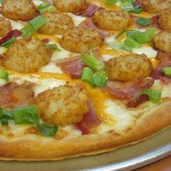 Totza Pizza with seasoned tater tots!  Very good pizza