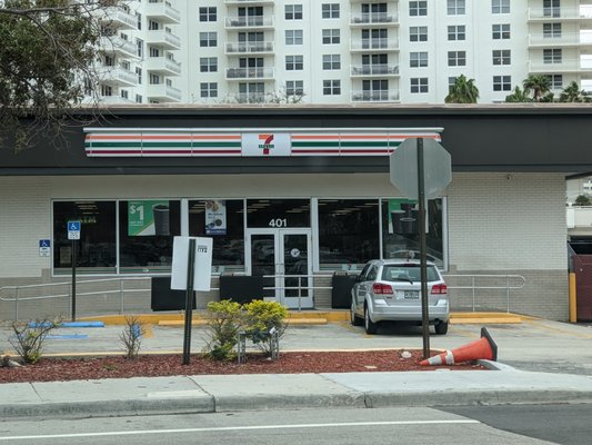 7-Eleven at Las Olas and Seabreeze Blvd