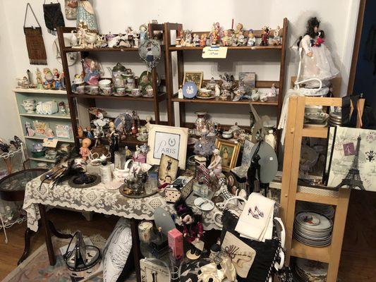 Lynn's of Alameda Estate Sales Serves