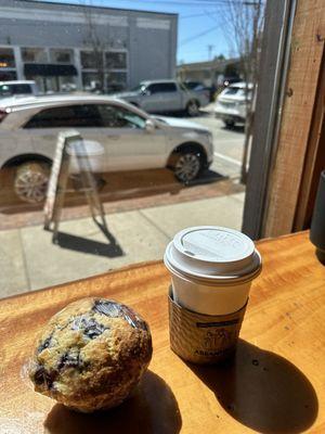 Blueberry muffin and Americano coffee