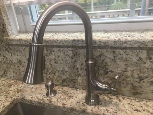 Kitchen sink faucet install