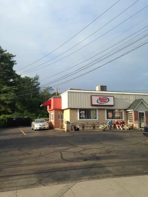 Franklin Honey Dew Donuts -- 365 West Central Street / Route 140, Franklin         Storefront