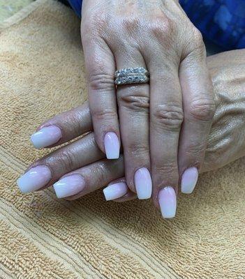 Been going to Ken Nails for years.  Best hombre nails around, all services are great.  Wonderful staff, clean and competitive prices.