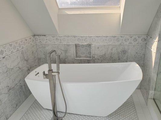 Beautiful freeStanding bathtubs, modern and classic style.