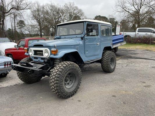 1974 Toyota Land Cruiser with 383 th400 and atlas transfer case. Vintage air and Dakota digital dash