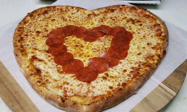 #Heartshapedpizza