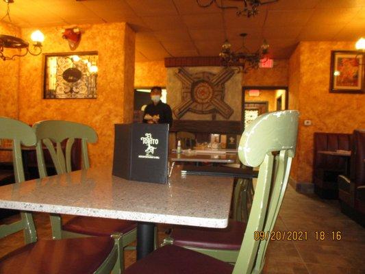 El Torito Mexican Restaurant & Grill / Sandston VA: Adequate booth seating and 4-tops