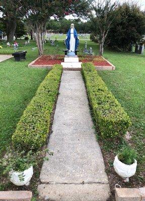 Holy Cross Catholic Cemetery - July 2018