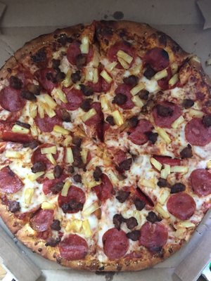 Large pepperoni, Italian sausage and pineapple on a hand tossed crust.