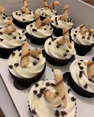 Cannoli Cupcakes