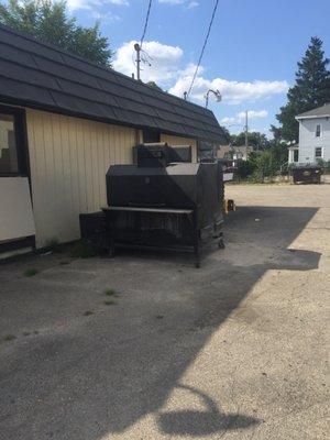 The smoker is going!