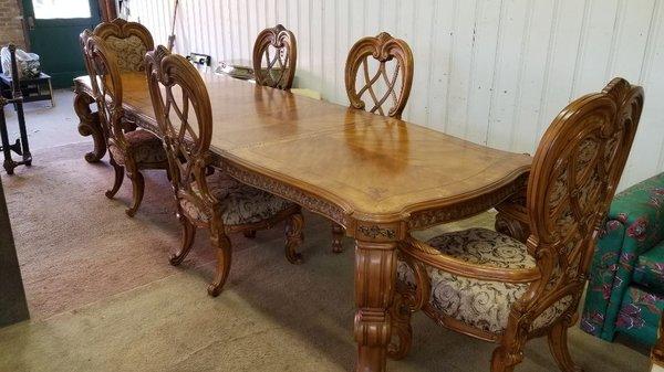 Michael Amini dining room table & 6 chairs in really good condition. Venetian Honey Walnut $1500