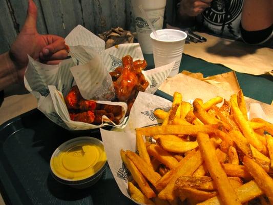 thumbs up for wingstop!