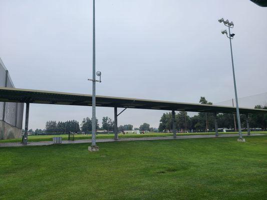 Right-handed golfers on the right side of the range - 8/2023